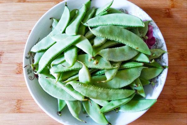 辣炒扁豆的做法图解1