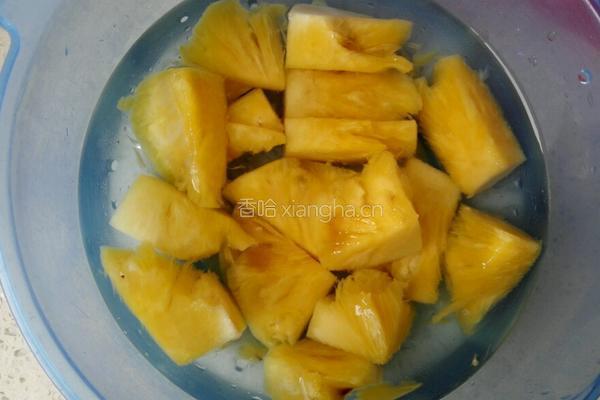 酸甜菠萝排骨的做法图解3
