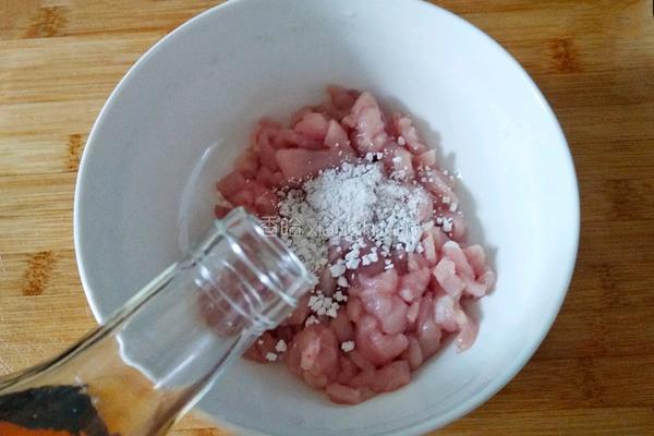 甜椒肉丝的做法图解2