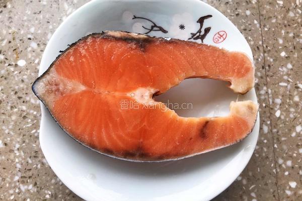 香煎三文鱼的做法图解1