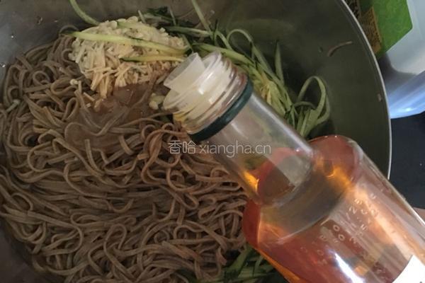 下班回家也可以轻松搞定的晚餐-凉拌荞麦面的做法图解8