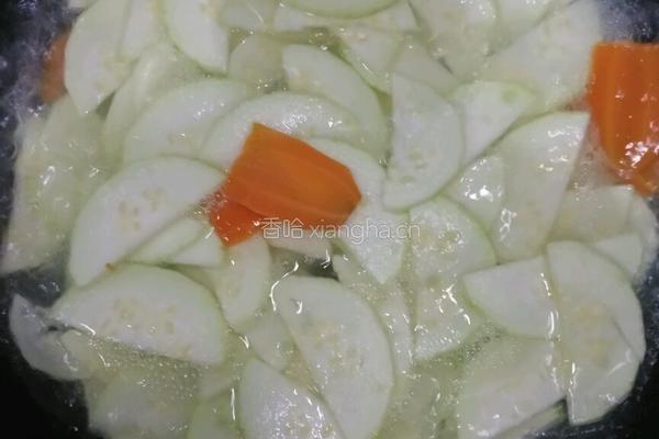 凉拌西葫芦的做法图解1