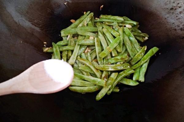 蒜香干煸四季豆的做法图解11