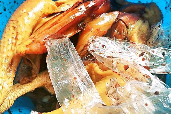 电饭煲焗鸡的做法图解1