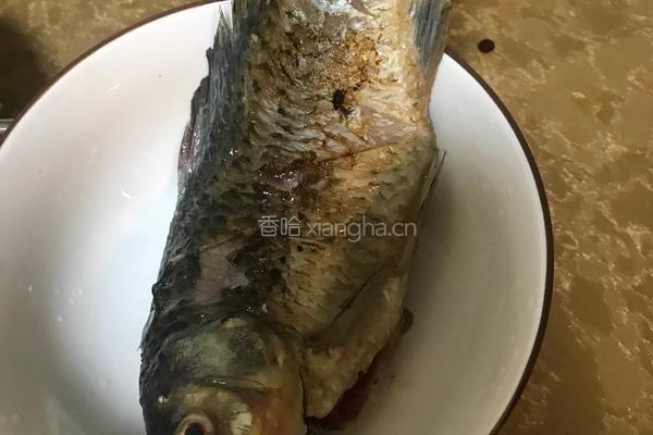 “一汤两吃”鲫鱼汤的做法图解2
