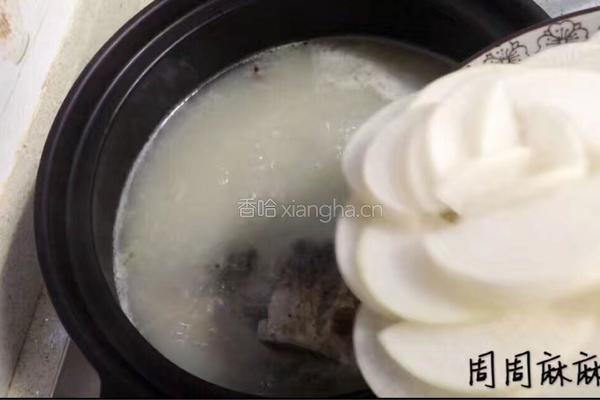 如何熬出好喝的鲫鱼汤的做法图解7