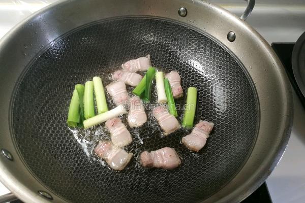 牛肝菌炒土猪肉的做法图解5