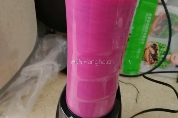 火龙果酵素果泥奶油千层的做法图解1