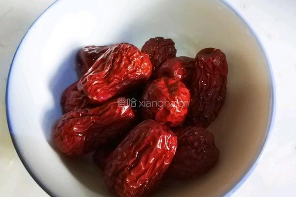 清香糯米红枣粽的做法图解3
