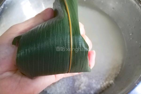 清香糯米红枣粽的做法图解7