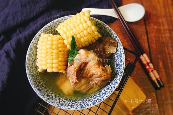 快手玉米山药棒骨汤的做法图解6