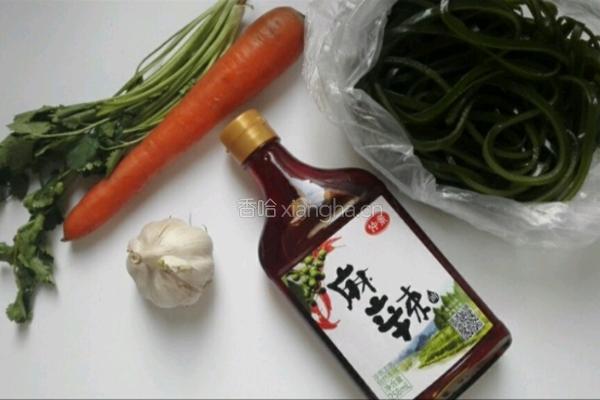 凉拌麻辣海带丝的做法图解1