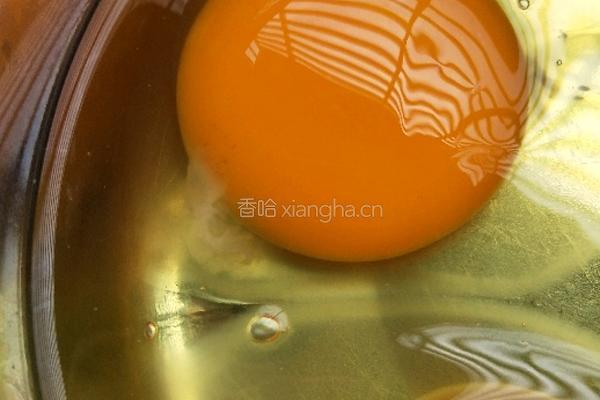 蒸嫩土鸡蛋的做法图解1