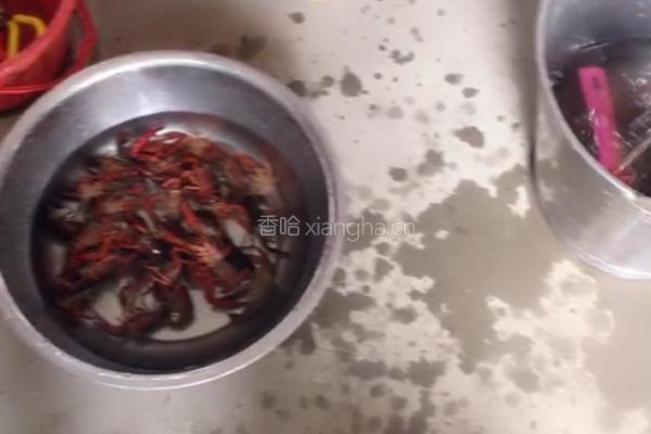 啤酒小龙虾（家常醉啤版）的做法图解1