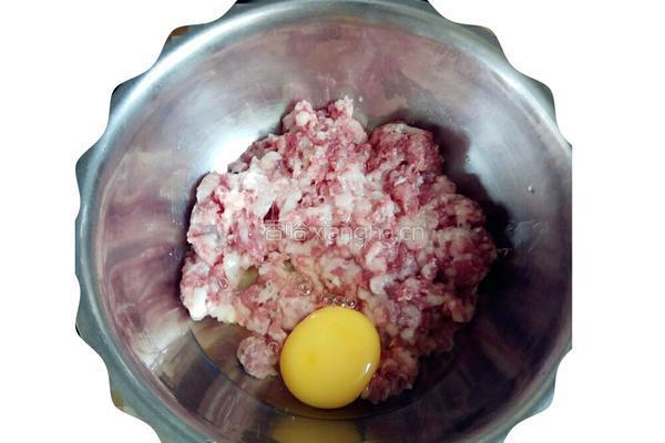 葱末肉丸蒸蛋的做法图解3