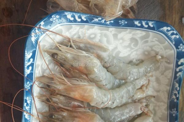 金丝缠腰大虾的做法图解3