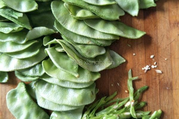 肉炒扁豆丝的做法图解1