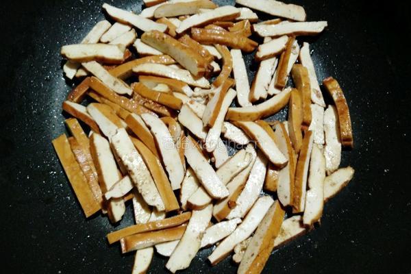 芹菜香干的做法图解6