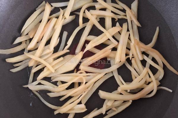土豆丝鸡蛋饼（快手早餐）的做法图解1