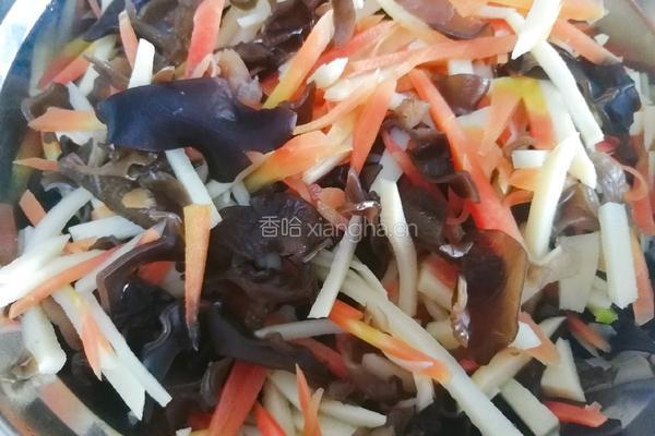 鱼香鸡丝的做法图解1