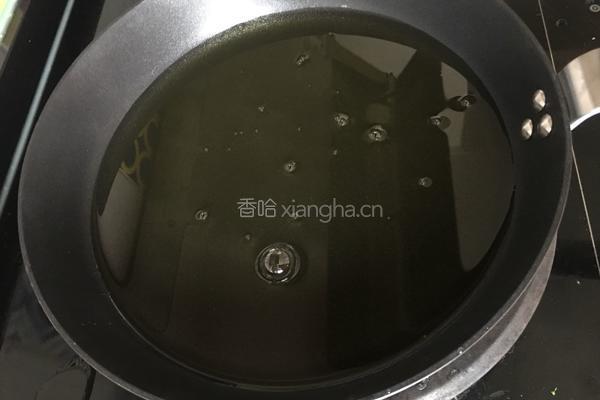 麻辣蒜香茄子的做法图解1