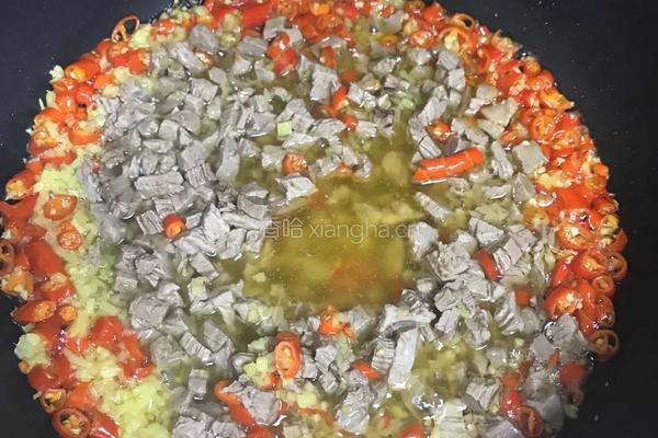 秘制麻辣牛肉酱的做法图解6