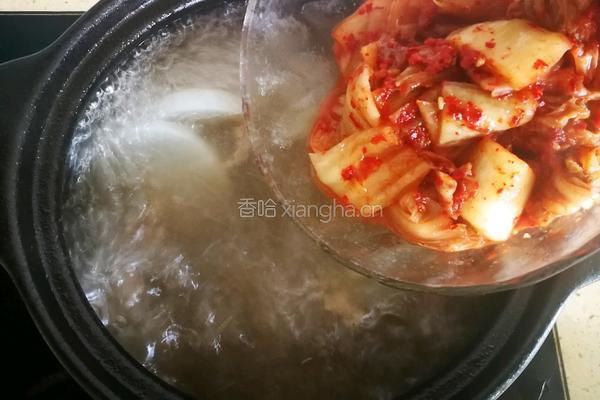 辣白菜饺子锅的做法图解9