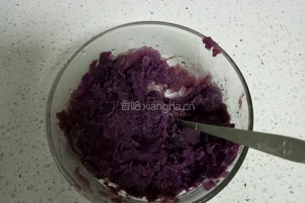 紫薯芝麻球的做法图解1