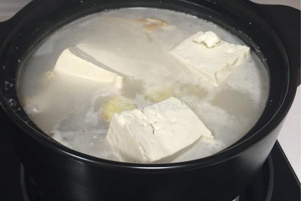 鱼头豆腐汤的做法图解4