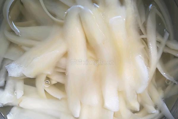 茄汁土豆片的做法图解1