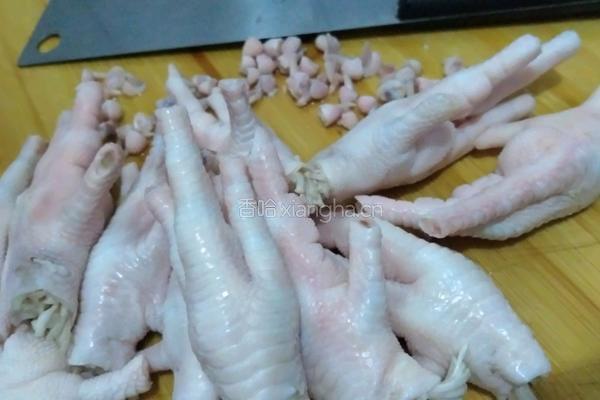 酸辣柠檬鸡爪的做法图解1
