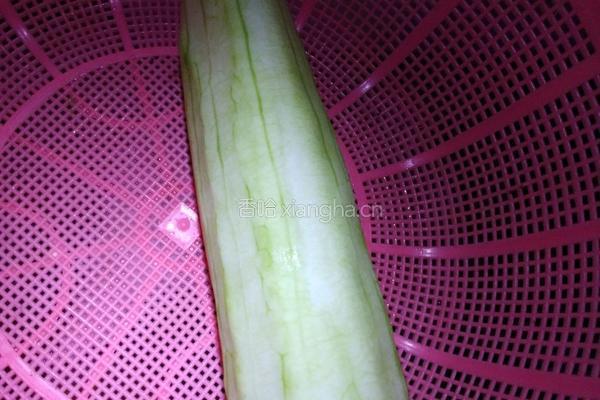丝瓜炒鸡蛋的做法图解1