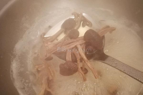 牛肉茶树菇的做法图解4