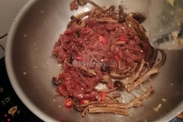 牛肉茶树菇的做法图解6