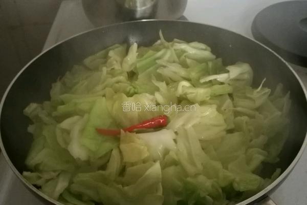 莲花白炒肉的做法图解3