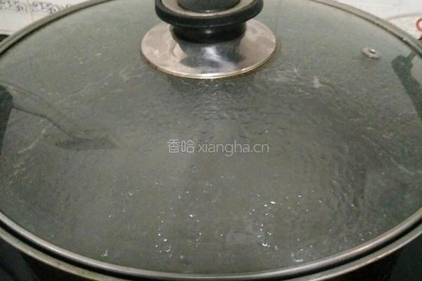 椰汁火龙果西米露的做法图解1