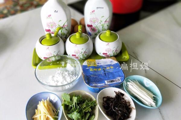 酸辣银鱼羹的做法图解1