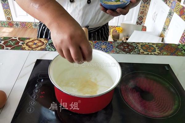 酸辣银鱼羹的做法图解2