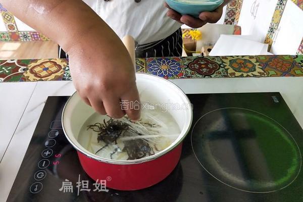 酸辣银鱼羹的做法图解4
