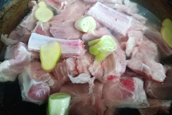 排骨豆角一锅出的做法图解1