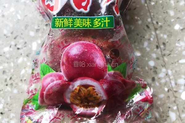 百香果鲜桃汁的做法图解1