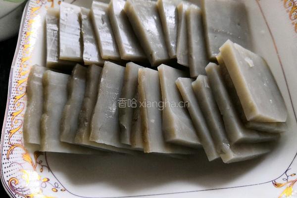 煎炒蕨粑的做法图解1