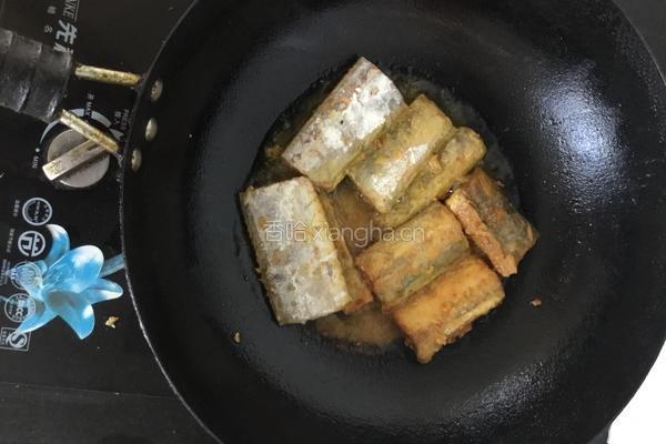干炸带鱼的做法图解4