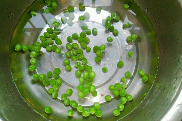 豌豆炒豆干的做法图解2