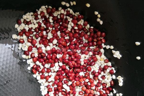 椰汁红豆薏米芋圆芒果露的做法图解1