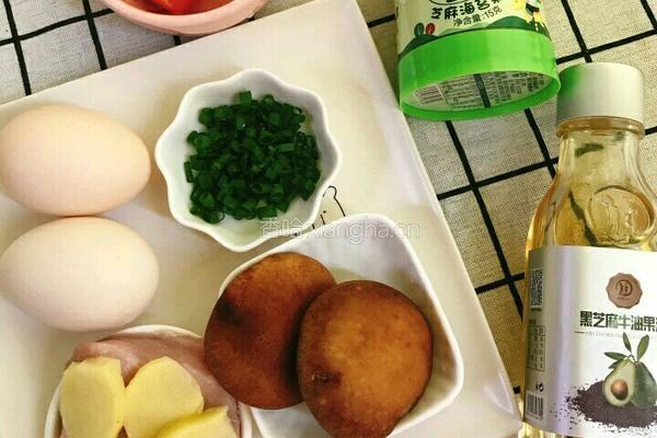 鸡蛋肉馅卷的教学的做法图解1