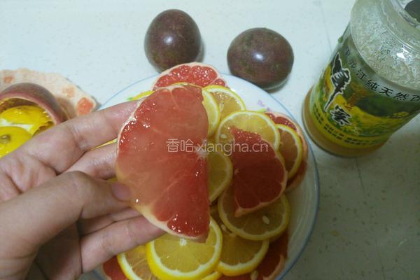 夏日蜂蜜水果饮的做法图解5