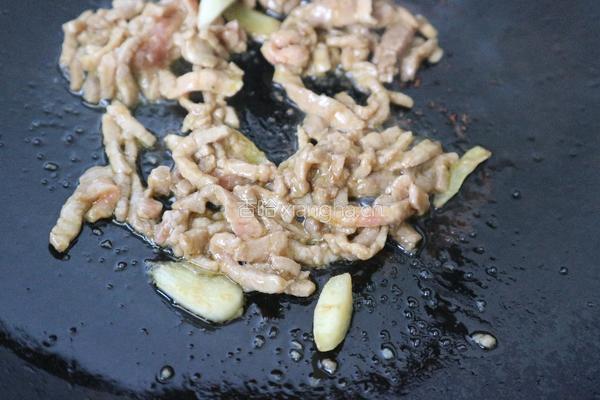 青椒肉丝鲜虾面的做法图解4