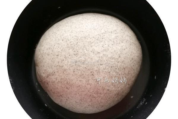 荞面黑芝麻馒头的做法图解1