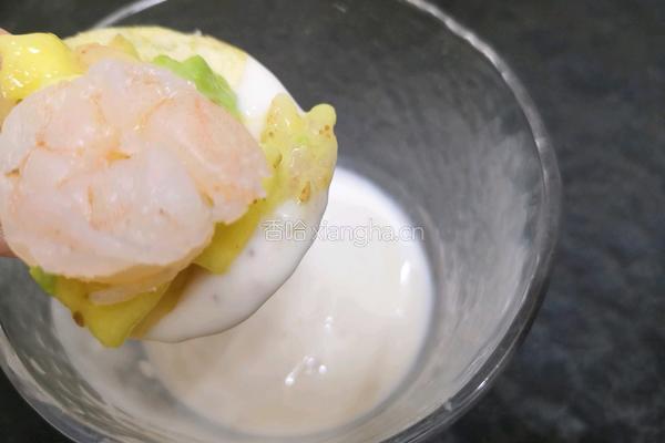 薯片牛油果大虾的做法图解5